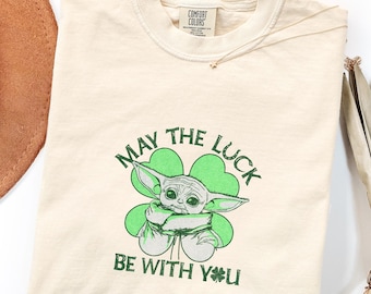 Que la suerte te acompañe - Camiseta Grogu Baby Yoda, Camiseta divertida para el Día de San Patricio, Camiseta inspirada en Star Wars, Bonita idea de regalo