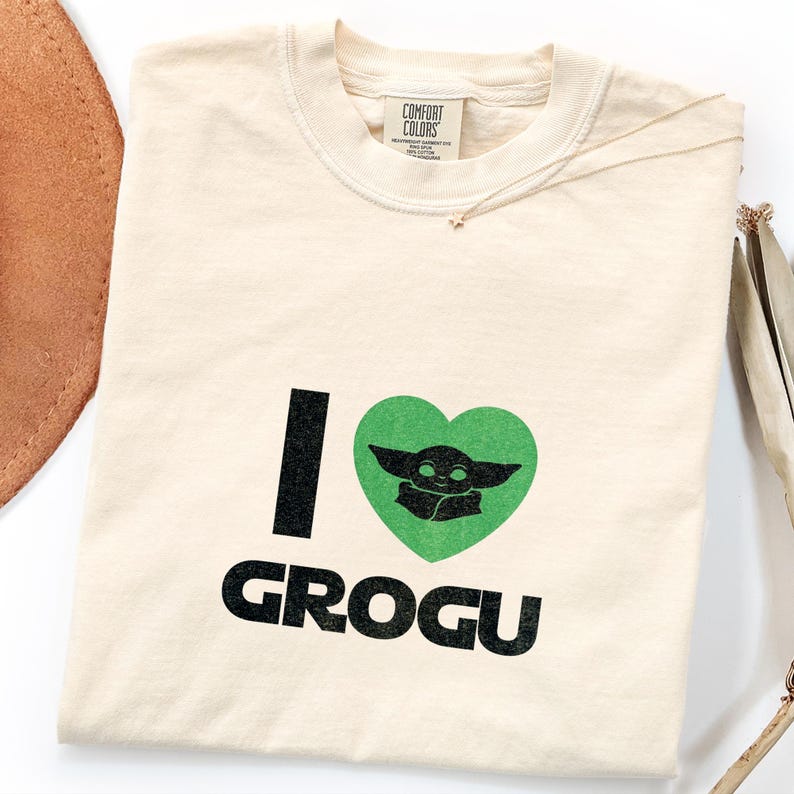 Camiseta "I Love Grogu" - Camiseta de Baby Yoda, linda camiseta de Mandalorian, idea de regalo para fans inspirada en Star Wars imagen 1