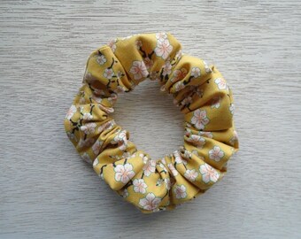 Hair Scrunchie, Mustard Yellow Scrunchie, Floral Scrunchie, Blossom Scrunchie, Asiatic Flowers Scrunchie, Woman Scrunchie, Girl Scrunchie