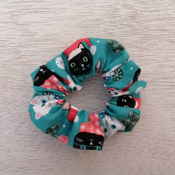 Hair scrunchie, Cat scrunchie, Turquoise scrunchie, Christmas Cats, Winter scrunchie, Stocking stuffers, Gift for Woman, Teenager