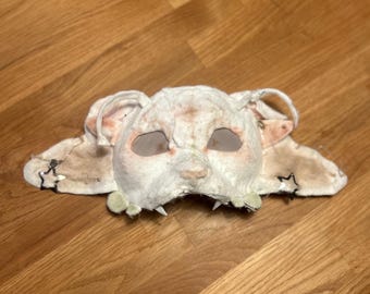 ¡Hola!:3 ¡Hago máscaras Therian! Esta es mi máscara y si te interesa comprar una, envíame un mensaje y dime qué máscara quieres y el precio. ¡Que tengas un buen día!