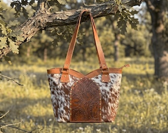 Rindsleder Handtasche für Frauen, echtes Leder Tragetasche, braun weiße Haare auf Fell Tasche, punziertes Blumen-Panel, westliche Umhängetasche Gifte Voll