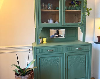 Buffet vaisselier ancien