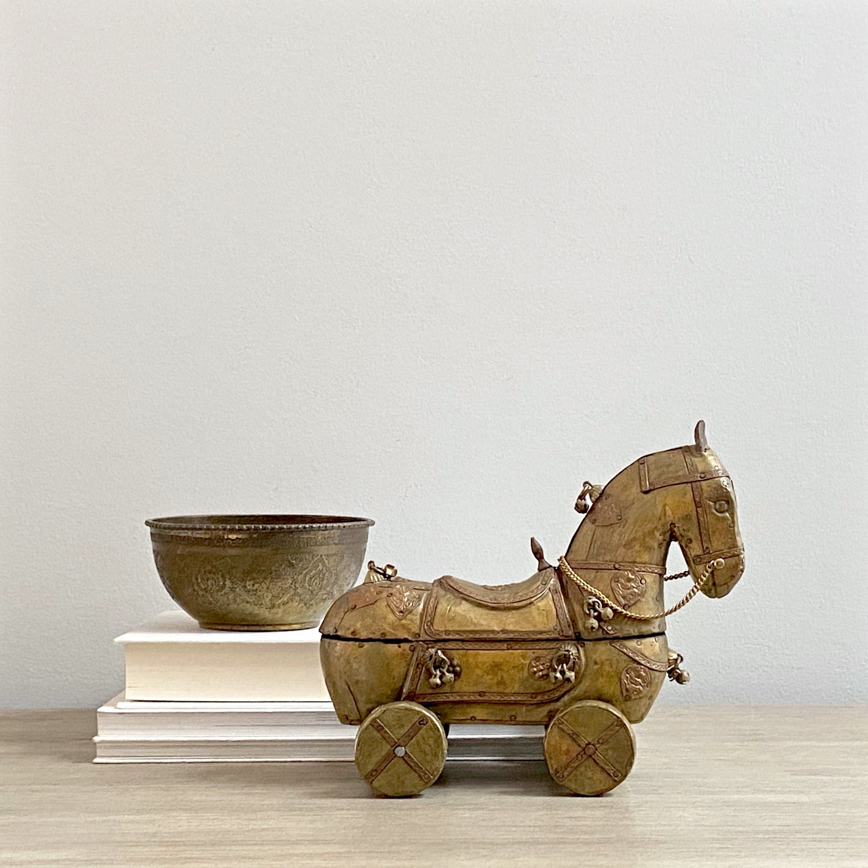trojan horse figurine