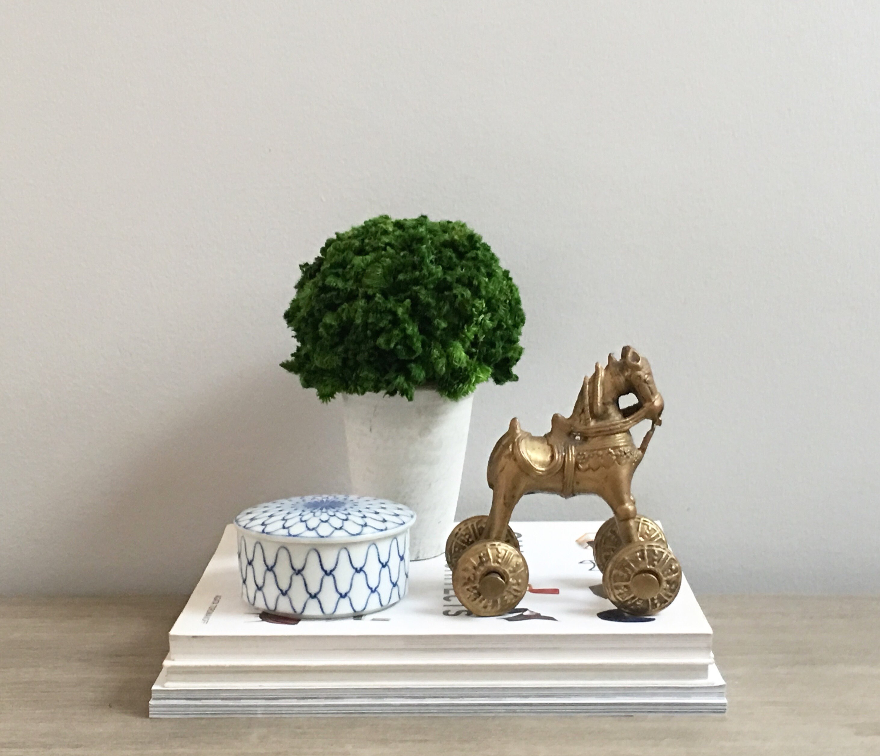trojan horse figurine