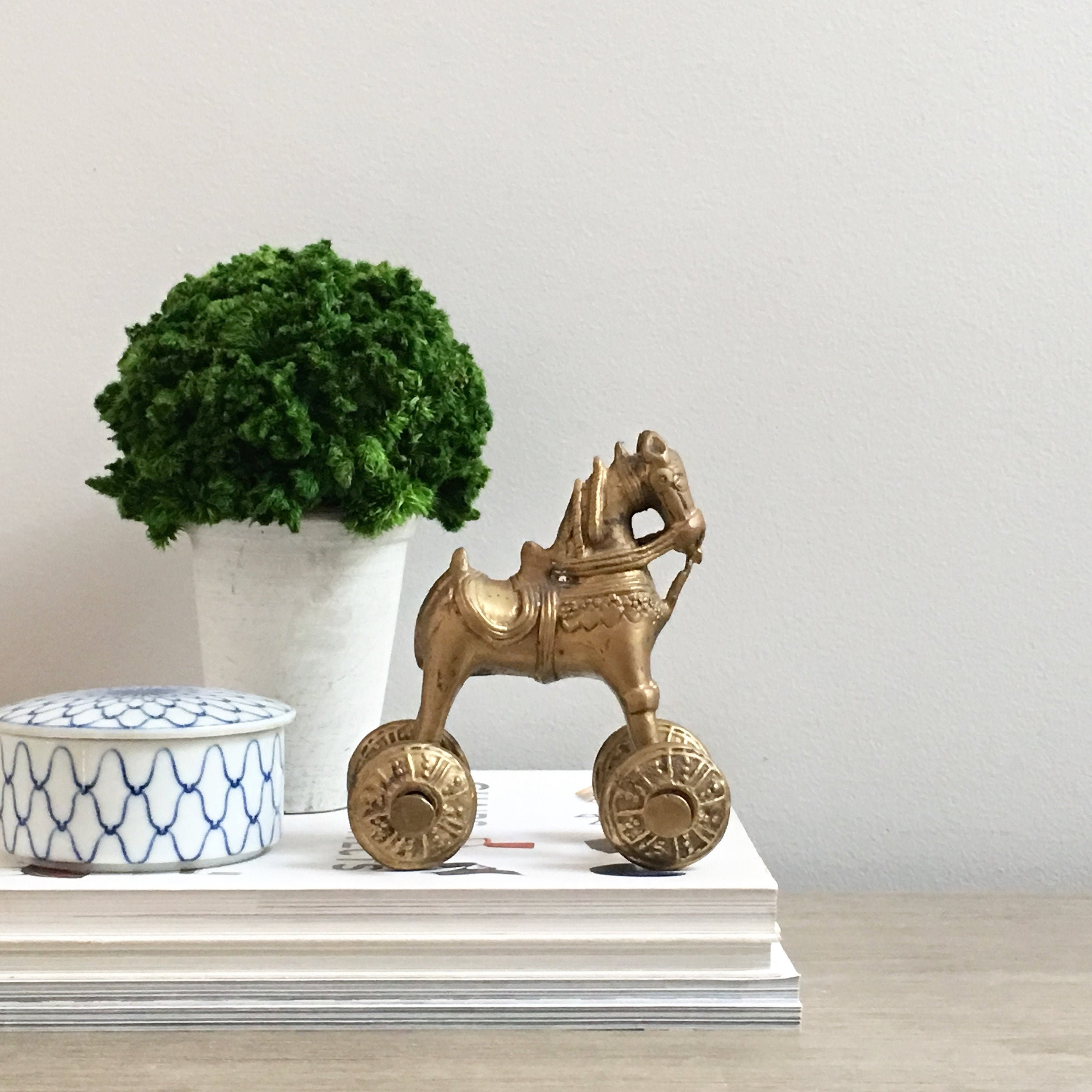 trojan horse figurine