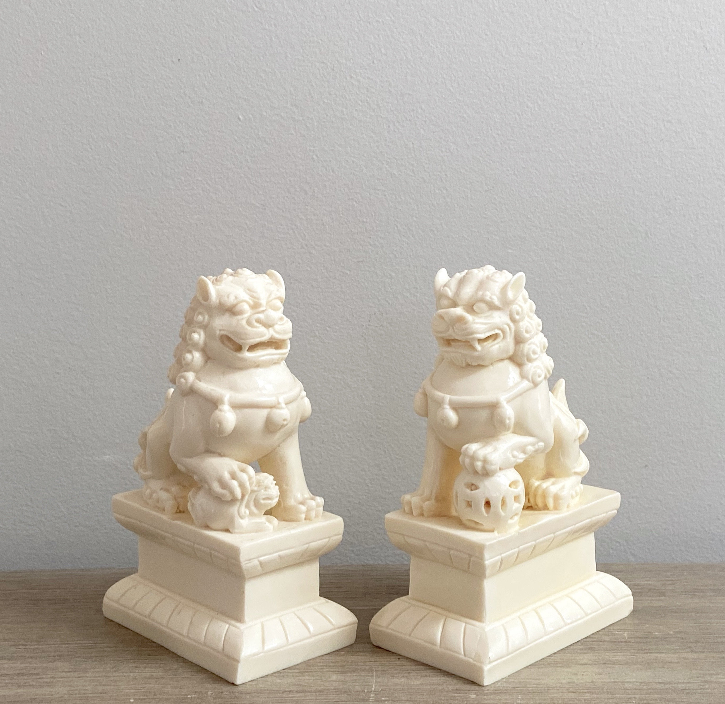 resin foo dog statues