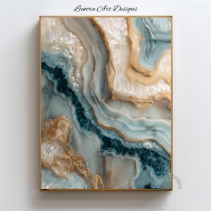 Arte mural abstracto costero en tonos azul verdoso y dorado, lámina de geoda de lujo, decoración de pared oceánica en tonos aguamarina, arte para baño inspirado en el nácar.