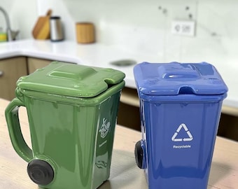 Funny Wheelie Bin Mug with Lid, Novelty Trash Can Coffee Cup, Ceramic Recycling Mug, Unique Gift for Friends Coworkers