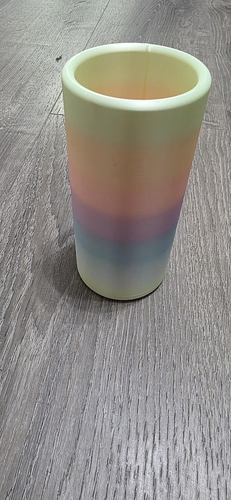 Soporte para latas delgadas de 12 oz Pastel Rainbow