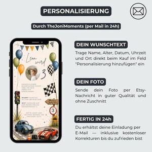 Pu&ograve; includere: Uno smartphone mostra un invito digitale di compleanno a tema automobilistico. Il design include palloncini, una bandiera a scacchi, un semaforo, un'auto blu, un'auto rossa e la foto di un bambino. Il testo include 'Leon wird 3' e i dettagli dell'evento in tedesco, insieme alle istruzioni per la personalizzazione.