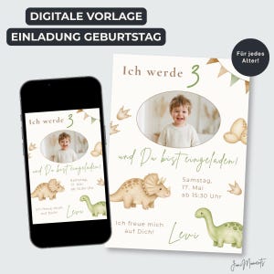 Puede incluir: Una plantilla de invitación de cumpleaños digital con temática de dinosaurios, un marco de fotos ovalado central, el texto Ich werde 3 und Du bist eingeladen, un triceratops, un dinosaurio de cuello largo, banderines y el nombre Levi.