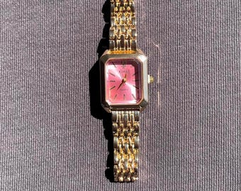 Fully functional classic minimalist pink face gold watch