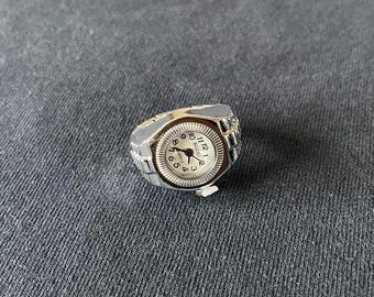 Y2K fully functional ring watch w white face dial