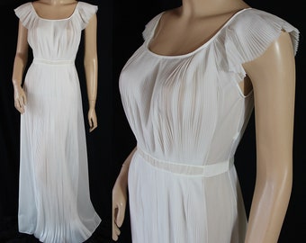 60s Vanity Fair Nightgown, Negligee, White, Pleated, Lingerie, Sexy, Wedding Trouseau, Bridal