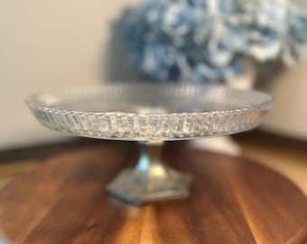Kuchenständer aus Silber & Kristall