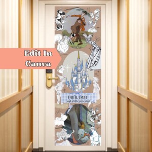 Puede incluir: Revestimiento de puerta con un collage temático de Disney. Muestra personajes como Mickey Mouse, Peter Pan y Dumbo, junto con un castillo y la frase "Faith, Trust and a little pixie dust". El fondo es de color beige neutro.