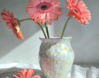 Porcelain Drippy Daisy Vase