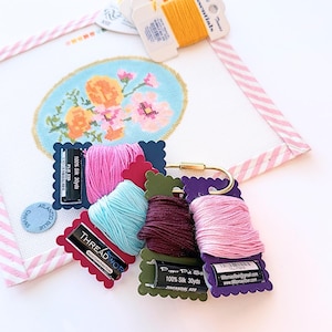ThreadKeeper™ Scallop Needlepoint Thread Cards with Label Loop™, Floss Organizer with Label Sleeve and Ring Hole