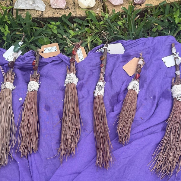 Medium broom sticks