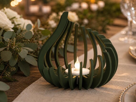 Mistletoe Green FlareNest holder at a botanical garden wedding reception