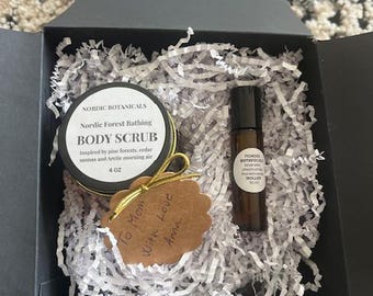 Exfoliante corporal nórdico para baño de bosque, exfoliante de azúcar suavizante para la piel, pulidor corporal, rodillo nórdico calmante de regalo, pino y cedro, spa nórdico, regalo de spa