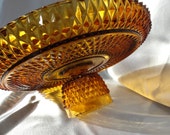 Beautiful cake plate, in amber color, diamond design sparkles and shines