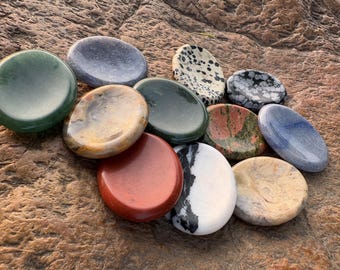 Natural Crystal Worry Stone for Stress Relief, Smooth Palm Stone for Relaxation, Mindfulness Gift, Pocket Comfort Stone for Daily Calm