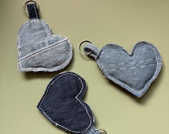 Llavero de corazón de mezclilla reciclada / Charm reciclado, accesorio de peluche suave