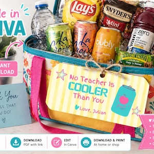 Può includere: Un cesto regalo per l'apprezzamento degli insegnanti pieno di snack e bevande, tra cui patatine, bibite e una bottiglia d'acqua. Il cesto regalo ha un'etichetta che dice "No Teacher Is COOLER Than You". Sono inclusi anche un biglietto di ringraziamento e una pianta.