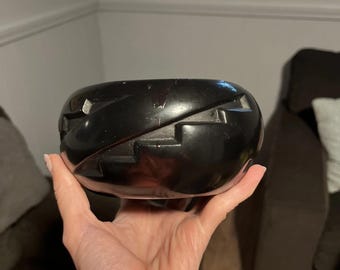 Black Ceramic Pot.