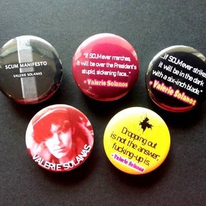 Spilla/distintivo di Valerie Solanas, confezione da 5, citazioni SCUM, femminista, #MeToo, punk riot grrrl anarchico umorismo nero