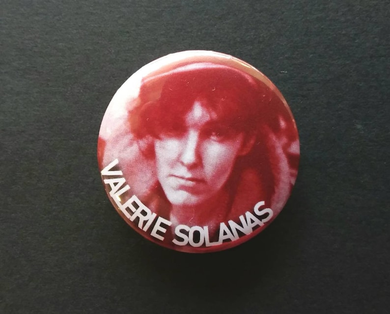 #MeToo punk riot grrrl anarchist dark humour Valerie Solanas Feminist pin Badge THE SCUM MANIFESTO