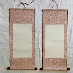 Lot de 2 parchemins vierges à suspendre | Parchemin de calligraphie asiatique | Décoration murale minimaliste | Art mural chinois japonais coréen | 5 couleurs disponibles