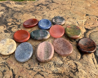 Pietra naturale di cristallo antistress, tascabile, per alleviare lo stress, favorire la concentrazione, ridurre l'ansia e infondere calma. Un regalo ideale per la consapevolezza e il relax.