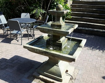 Fontana da giardino moderna in pietra, gioco d'acqua per esterni, grande fontana da patio, fontana quadrata a più livelli, decorazione di lusso per il giardino.