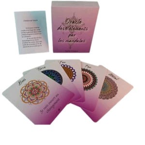 Peut inclure: Ensemble de trois tasses en céramique avec une finition mate et mouchetée. Les tasses sont de couleur crème, gris clair et gris foncé. Chaque tasse a un design simple et minimaliste, parfait pour le café ou le thé.