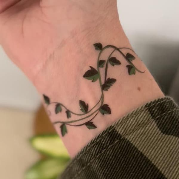 Tatouages temporaires de vigne de feuille de lierre - 4 x feuille pour les bandes de bras, de poignet ou de jambe | faux mais réaliste