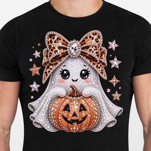 Fantasma con strass PNG, simpatico fantasma di Halloween con design a sublimazione, grafica per maglietta con fantasma e fiocco leopardato glamour, download digitale
