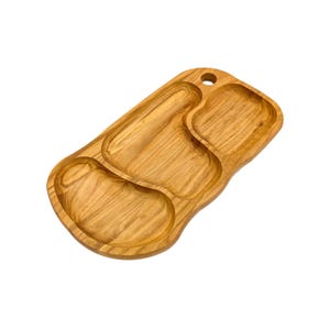 Bandeja de aperitivos de roble de 3 secciones • Hecha a mano (35 x 18,5 cm)
