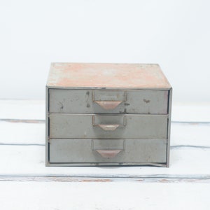 Vintage . Lyons Small Parts Tool Chest Metal 3 Drawer Cabinet Chest Box #3