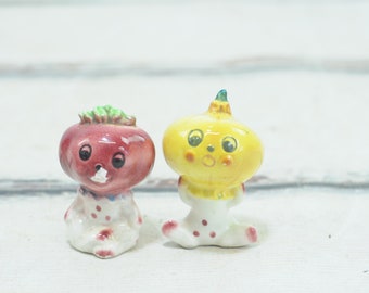 Vintage 1950s Salt & Pepper Shaker Set Anthropomorphic Salt and Pepper Collectible Kitchen Decor PageScrappers +