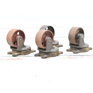 Antique Late 1800&#39;s Set Of 4 Payson #186 2&quot; Swivel Furniture Caster Wheels