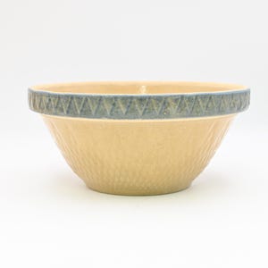 Antique Vintage 9&quot; Yellowware Diamond Pattern Mixing Bowl Blue Band Rim