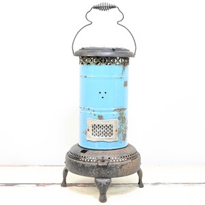 ancien kérosène lampe avec rustique, vieilli finir. 60820913 PNG