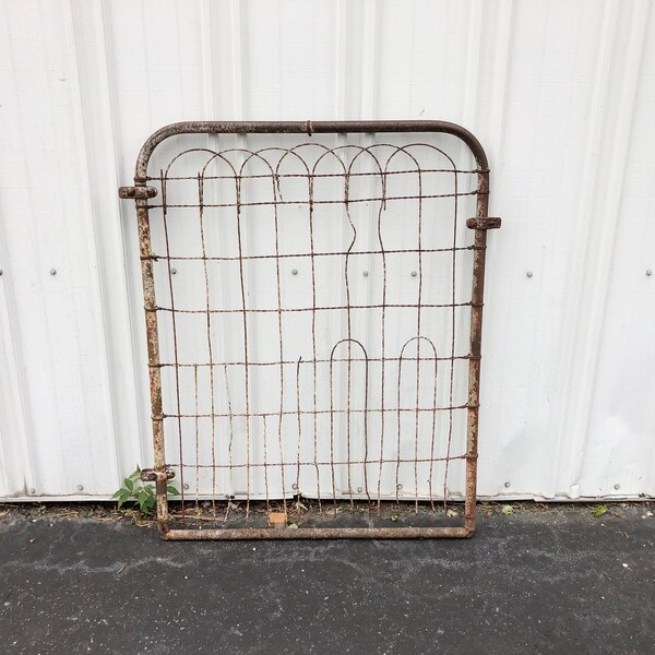 Antique /Vintage Wire Garden Gate Garden Decor Metal Garden Gate Fence