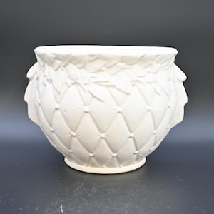 McCoy Pottery 1950-tals Leaf & Berries Diamond Quilted #48 Vit Jardiniere Planter