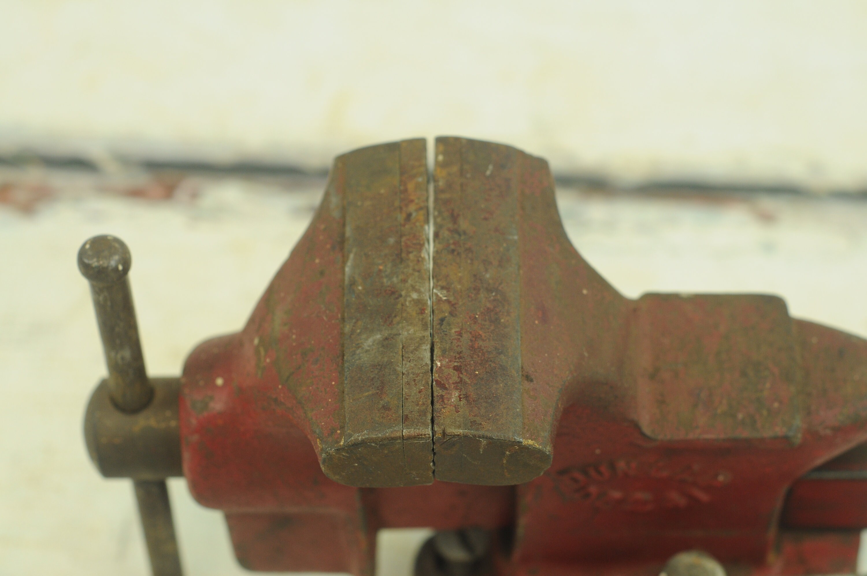 Columbian red sale arrow vise