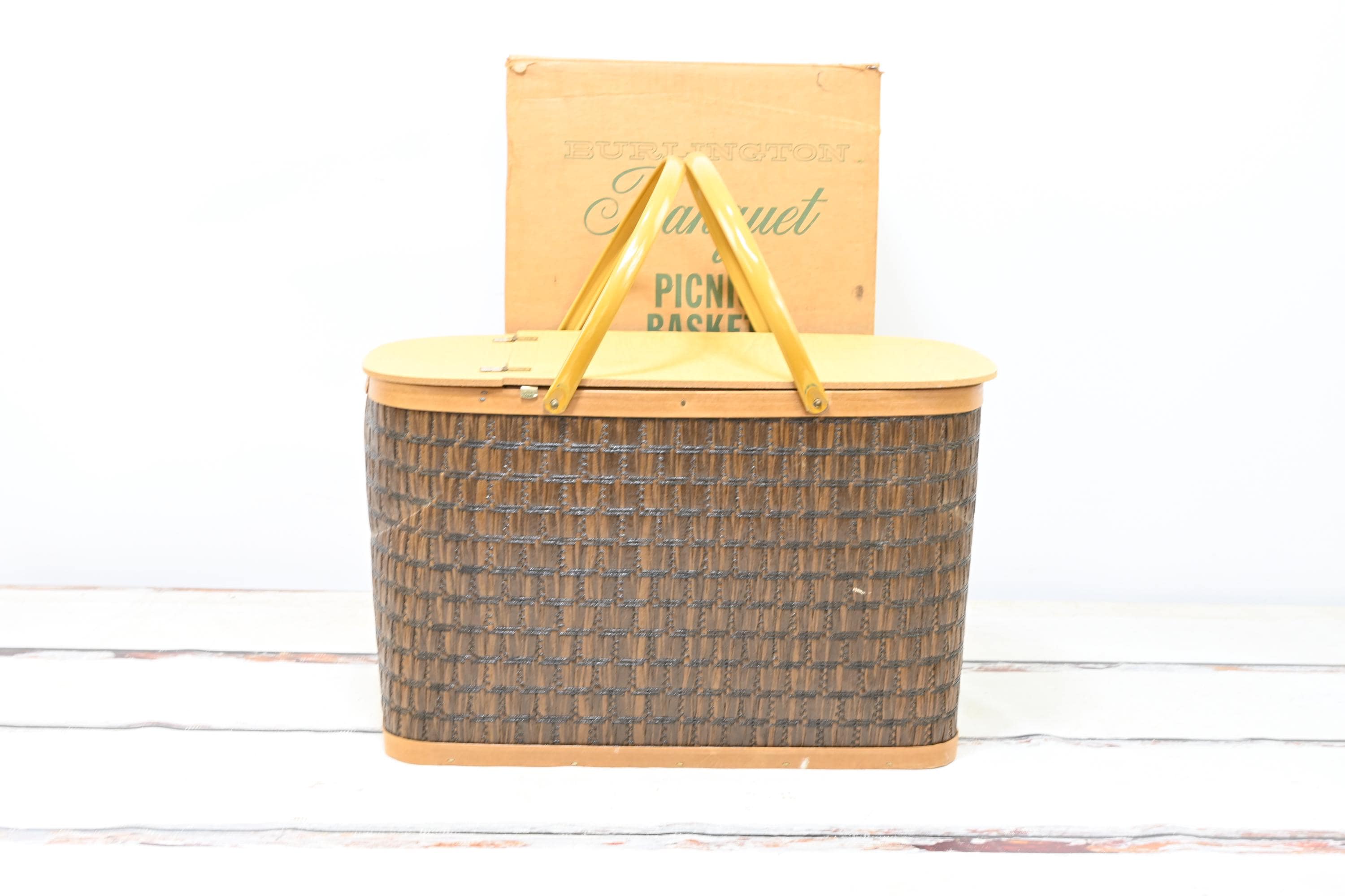 Vintage 1979 Burlington Hawkeye Picnic Basket Woven Wood Brown