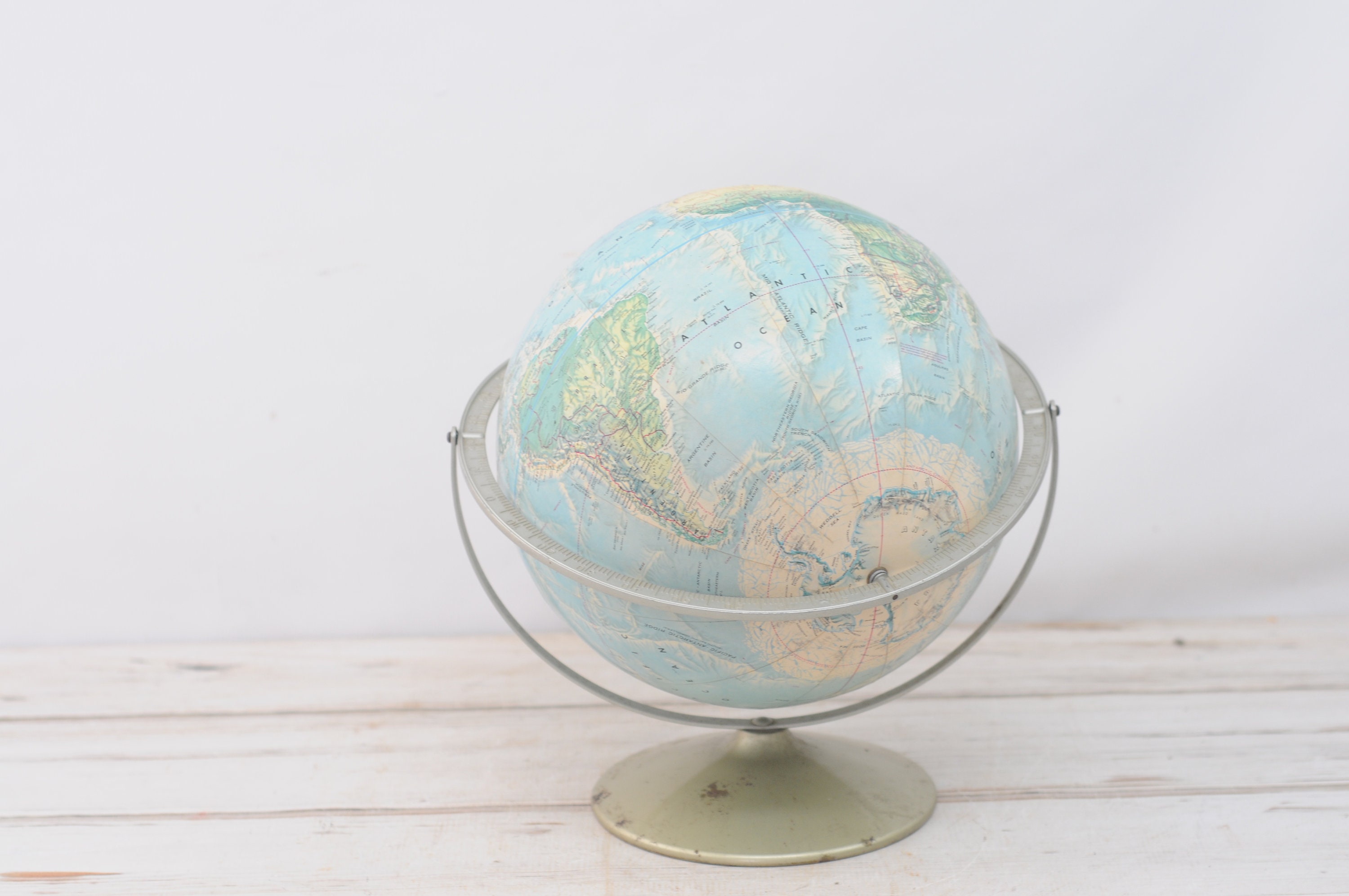 Vintage . Rand Mcnally World Portrait 3 Axis Rotating Globe